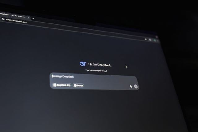 Ecran affichant une reponse generee par un moteur de recherche